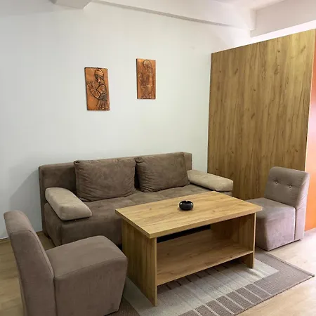 Sunny Cozy Wi-fi Elevator Urban Apartment *